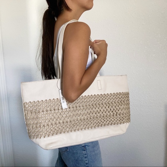 NWT DKNY leather bag 😍 - Picture 2 of 14